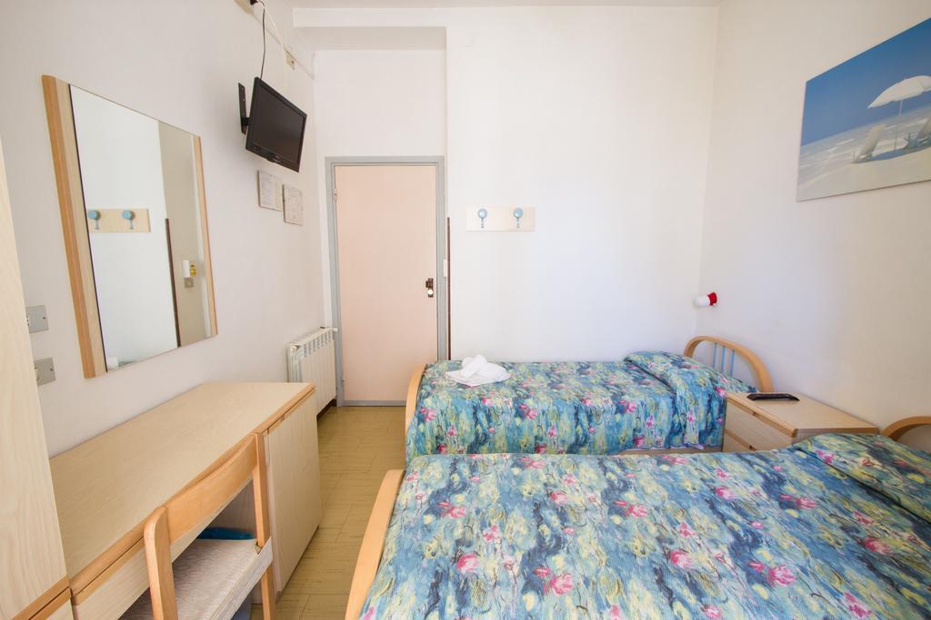 Hotel Hamburg Сенигалия Екстериор снимка