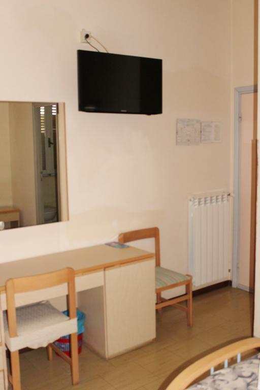 Hotel Hamburg Сенигалия Екстериор снимка