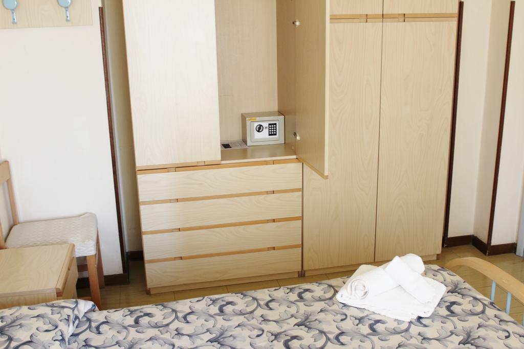 Hotel Hamburg Сенигалия Екстериор снимка