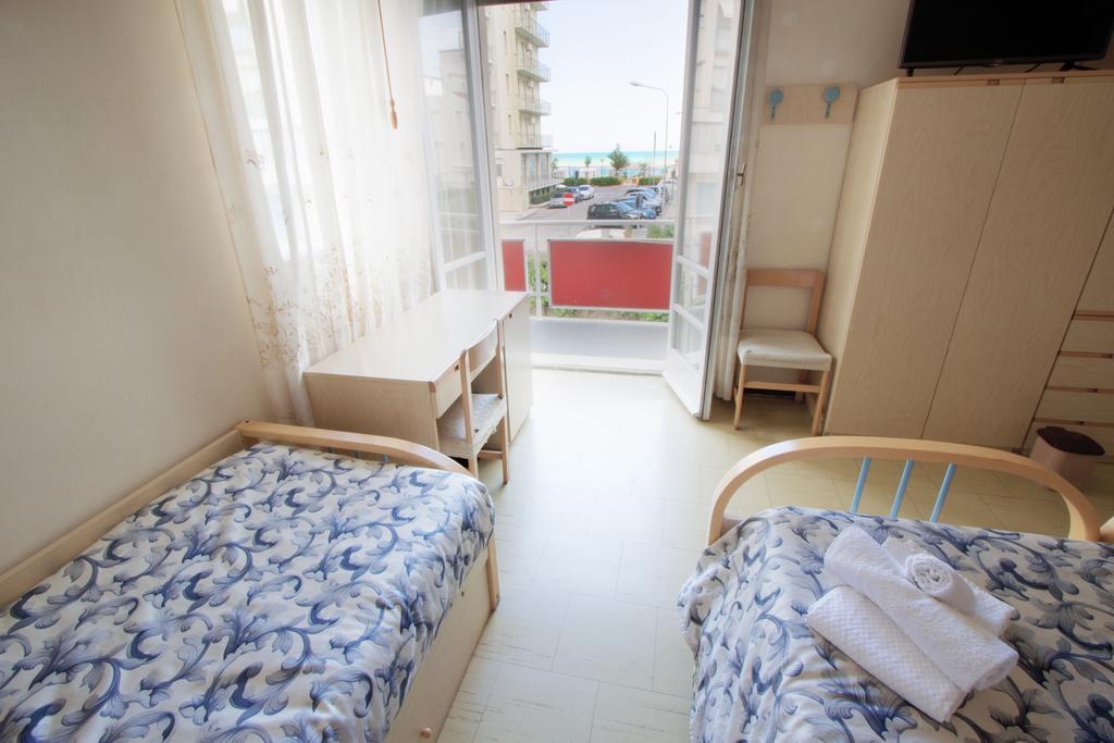 Hotel Hamburg Сенигалия Екстериор снимка
